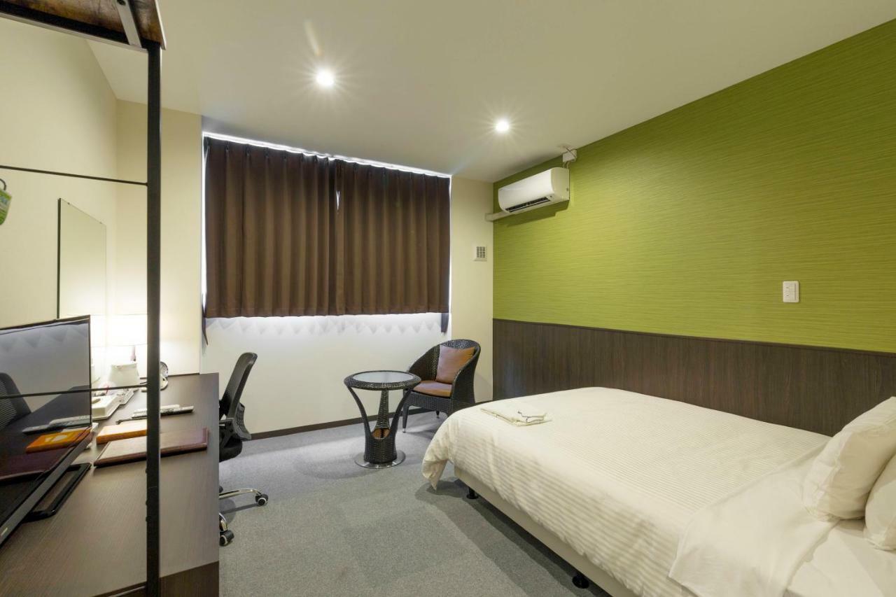 คราวน์ โฮเต็ล โอกินาวา แอนเน็กซ์ Hotel Okinawa ภายนอก รูปภาพ
