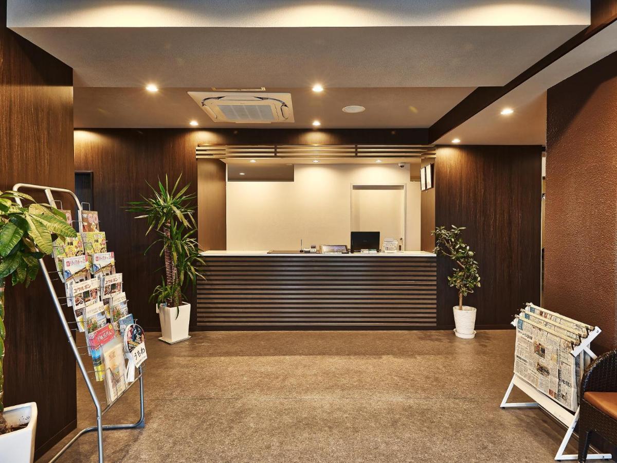 คราวน์ โฮเต็ล โอกินาวา แอนเน็กซ์ Hotel Okinawa ภายนอก รูปภาพ