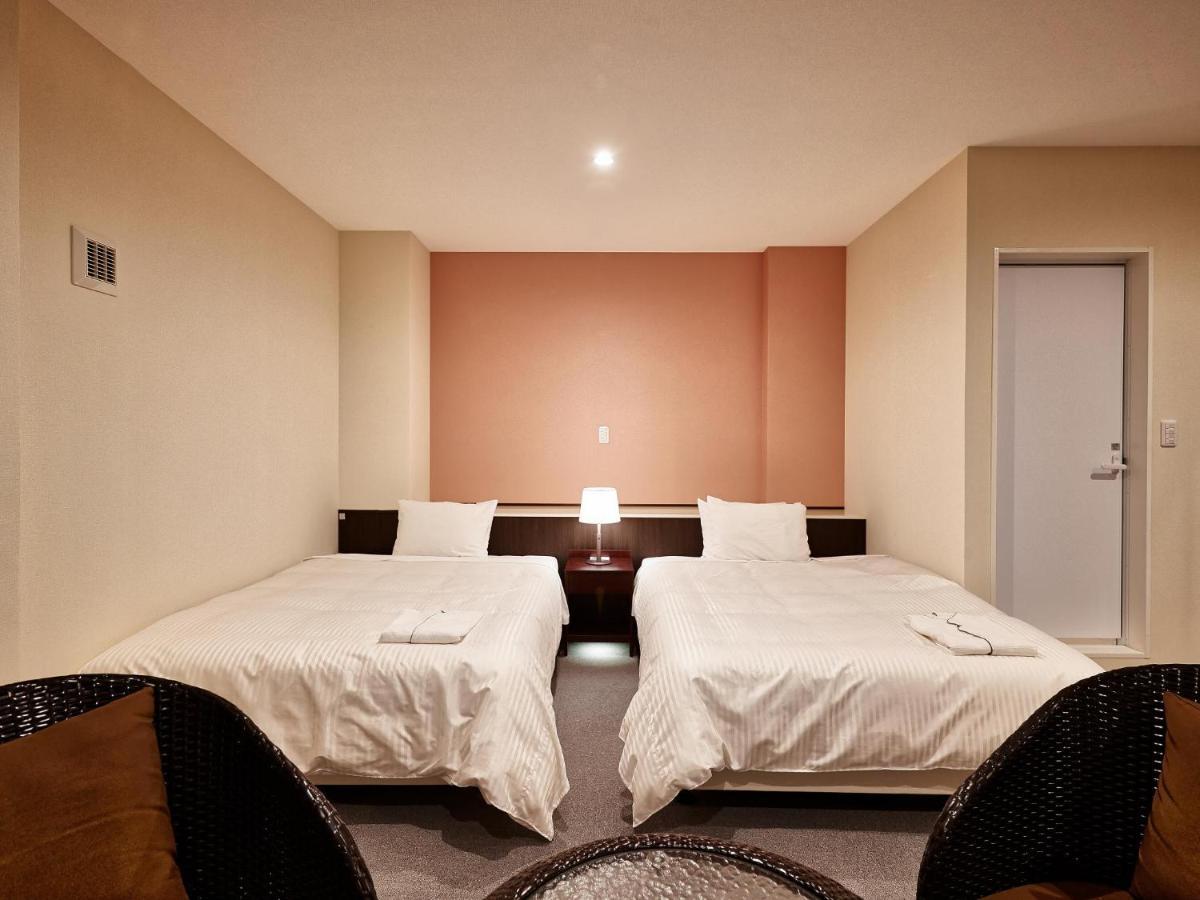 คราวน์ โฮเต็ล โอกินาวา แอนเน็กซ์ Hotel Okinawa ภายนอก รูปภาพ