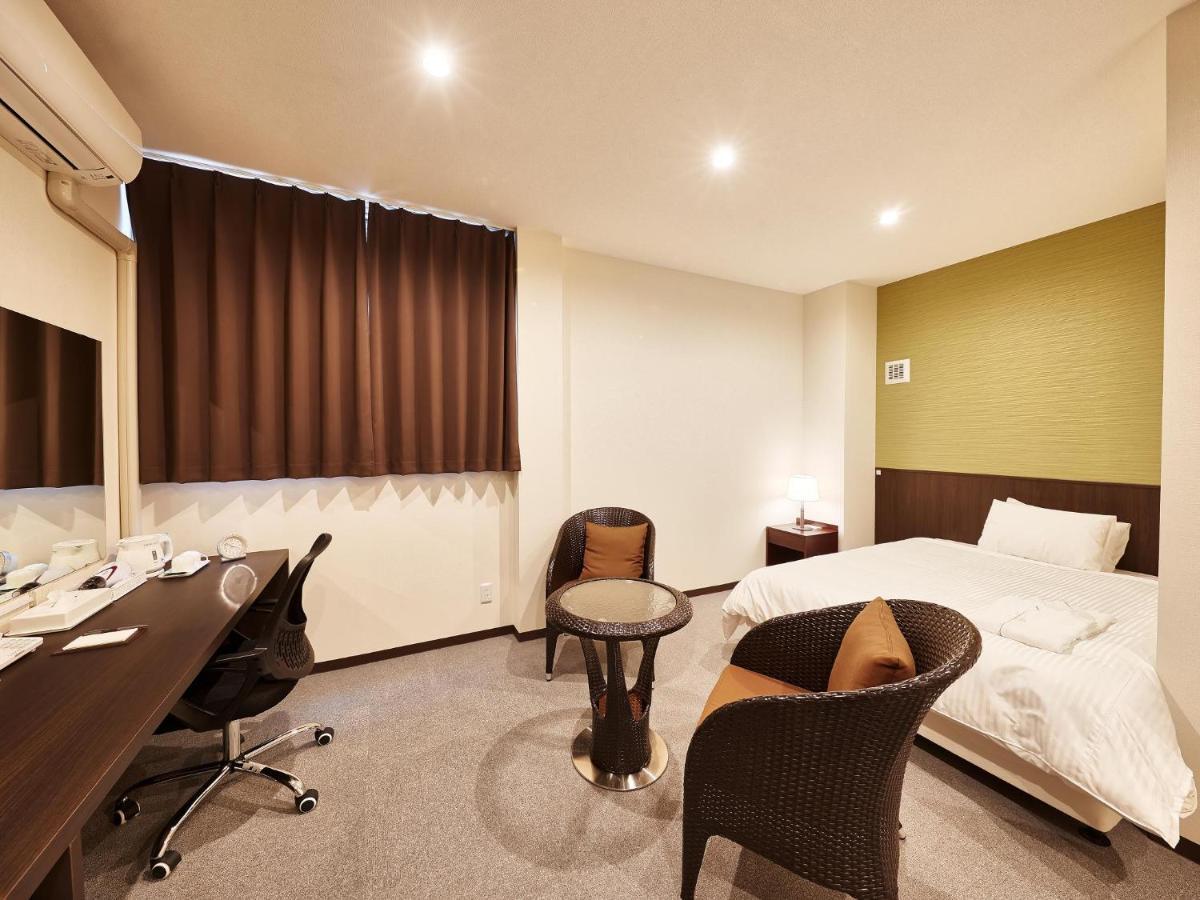 คราวน์ โฮเต็ล โอกินาวา แอนเน็กซ์ Hotel Okinawa ภายนอก รูปภาพ